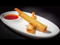 Rollito con gambas y zanahorias
