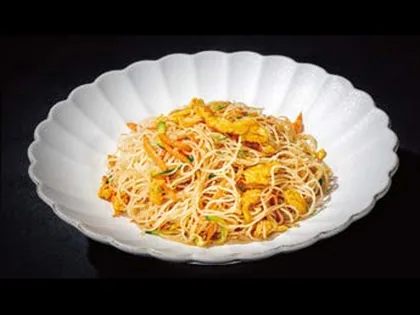 Espaguetis de arroz con verduras
