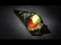Temaki salmón