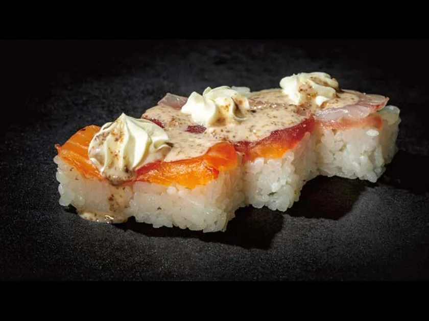 Salmón Oshizushi